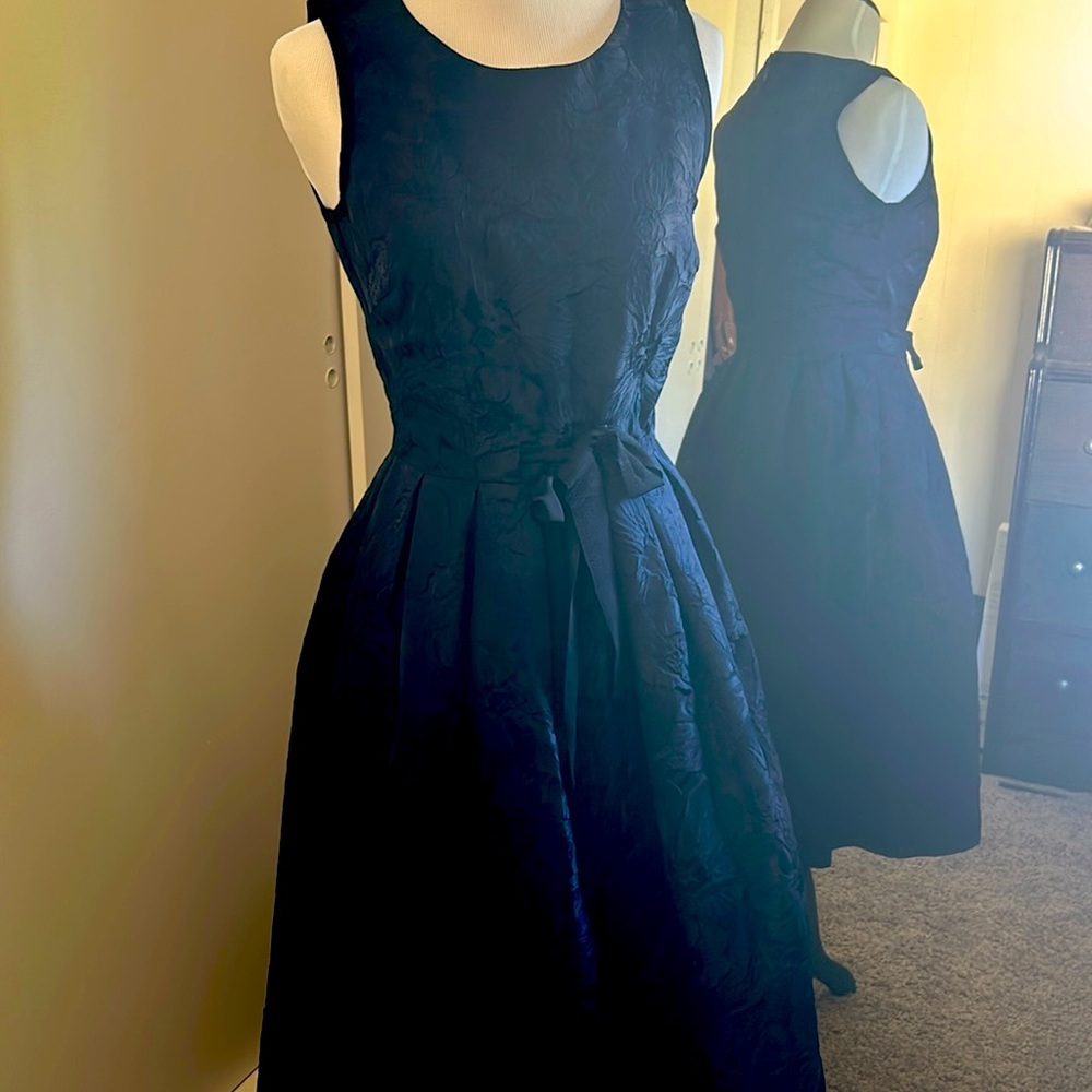 Elegant Navy Sleeveless Fit-and-Flare Dress
